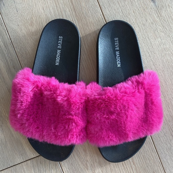2 Pairs of Faux Fur Slides Size 8 - Picture 2 of 5